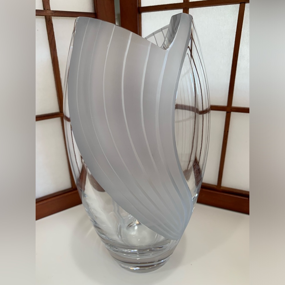 Vintage Crystal Vase 7” tall. One Vase. - Picture 7 of 8